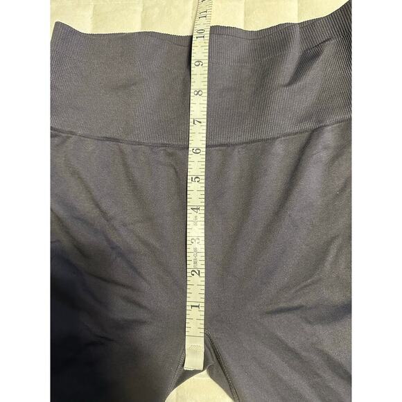 Fabletics Ankle Length Leggings Women's Size Small Gray Athleisure Yoga Workout - Picture 5 of 6